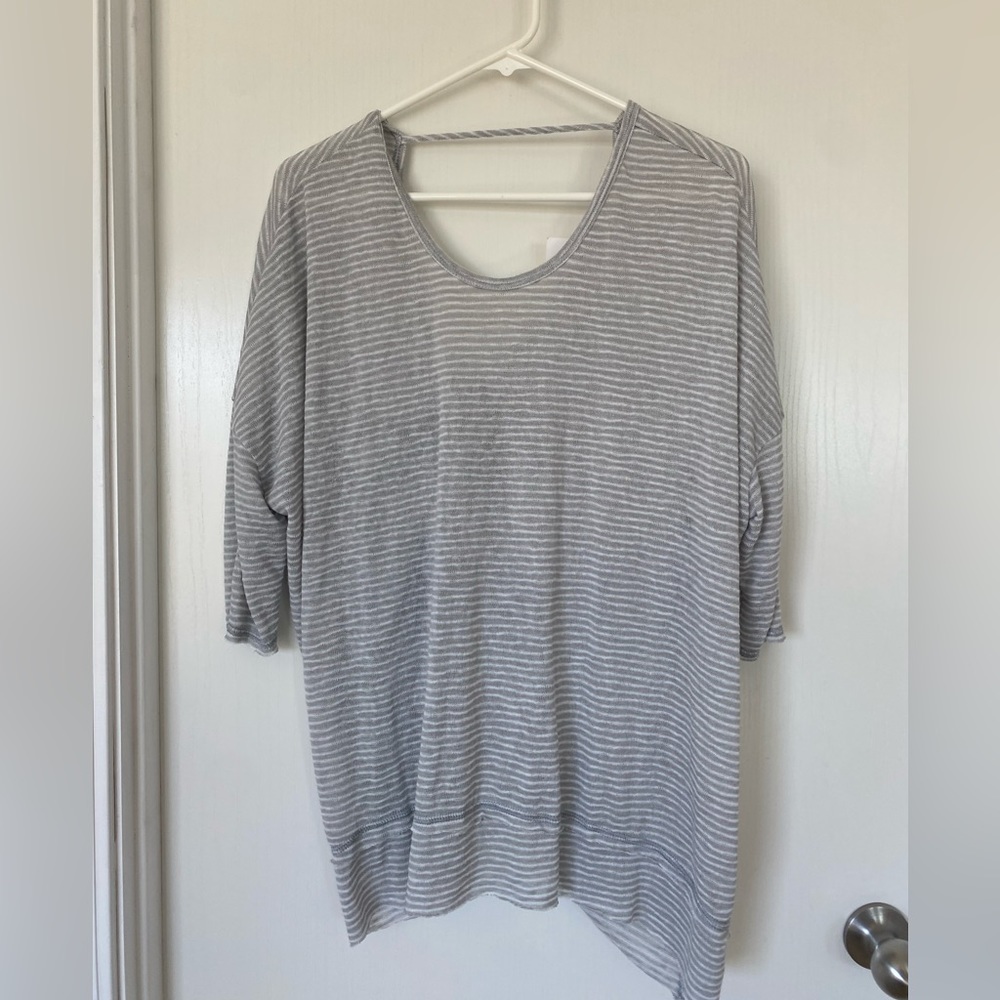 NWT LE LIS top